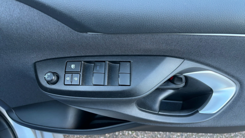 Toyota Yaris 1.5 Hybrid Design 5dr CVT Hybrid Hatchback